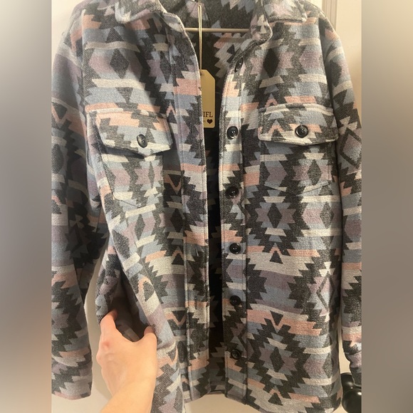 Aztec Pastel Shacket - Picture 4 of 4